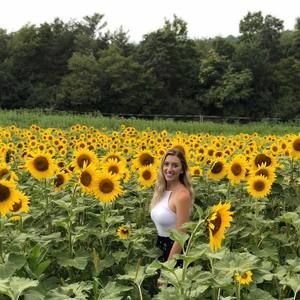 Meet your Posher, Lizzie